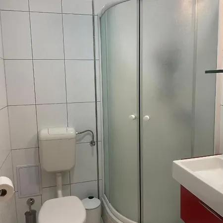 Doris,self Check In Apartment